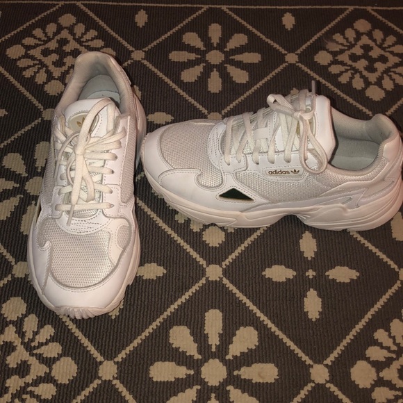 adidas falcon size 7
